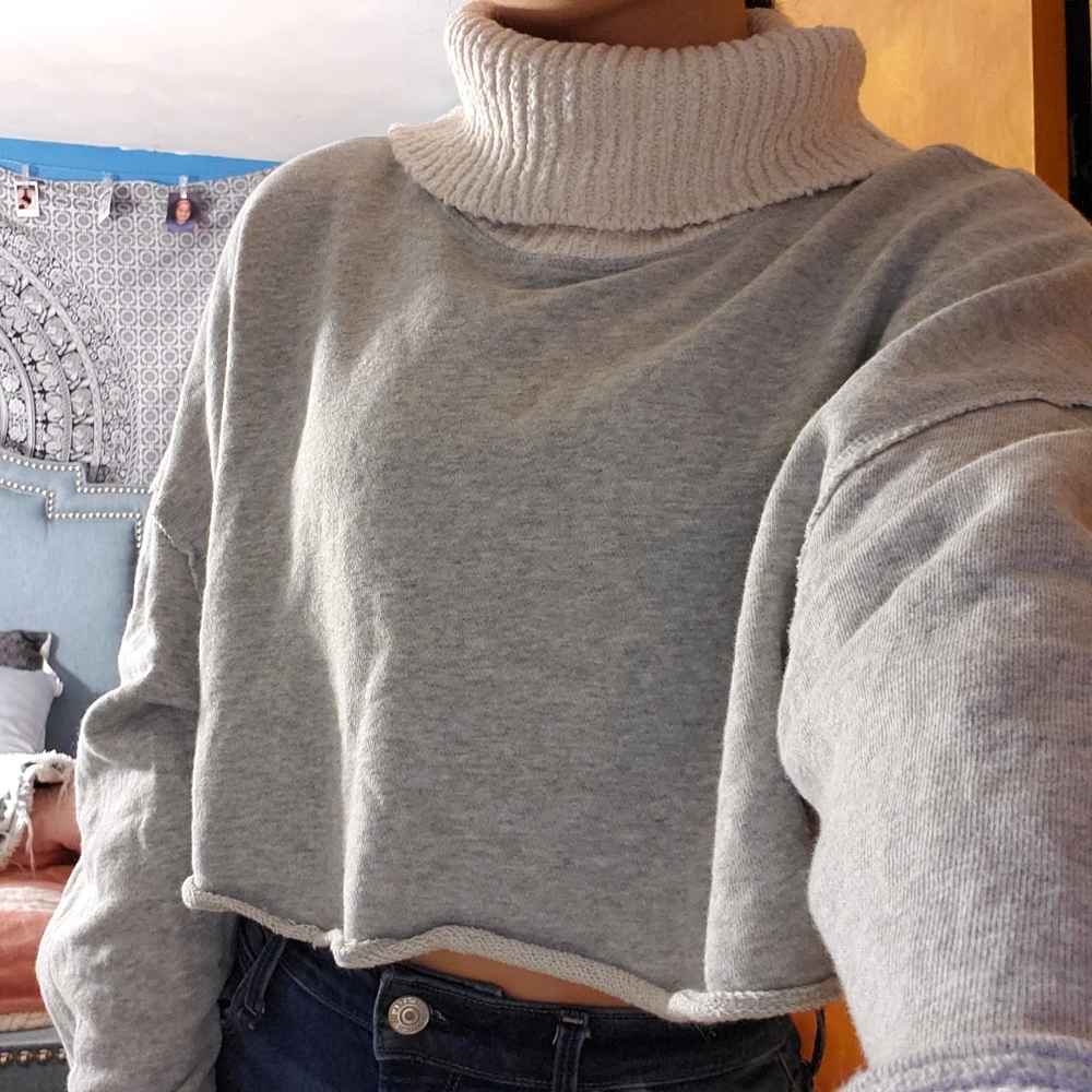 FREE PEOPLE CROPPED SWEATSHIRT